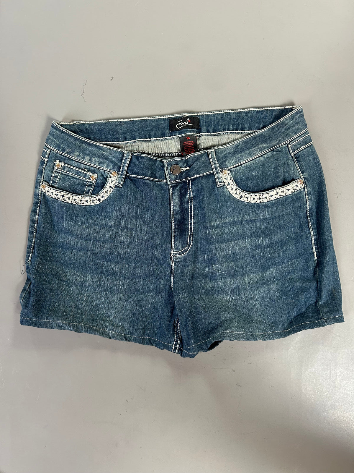 Y2K low-waisted shorts - Größe M